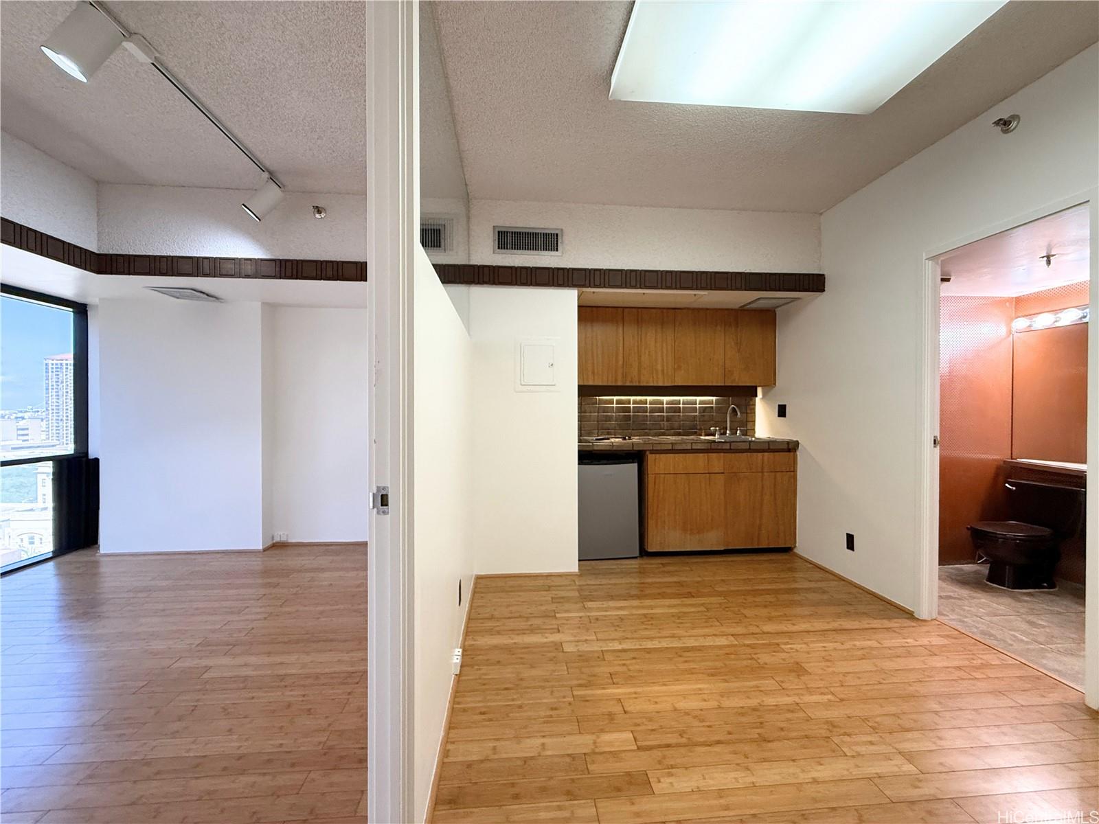1188 Bishop Street  Unit 1301