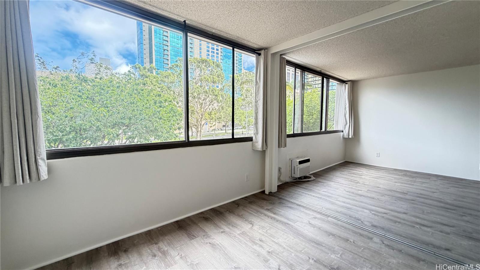 55 S Kukui Street  Unit D208