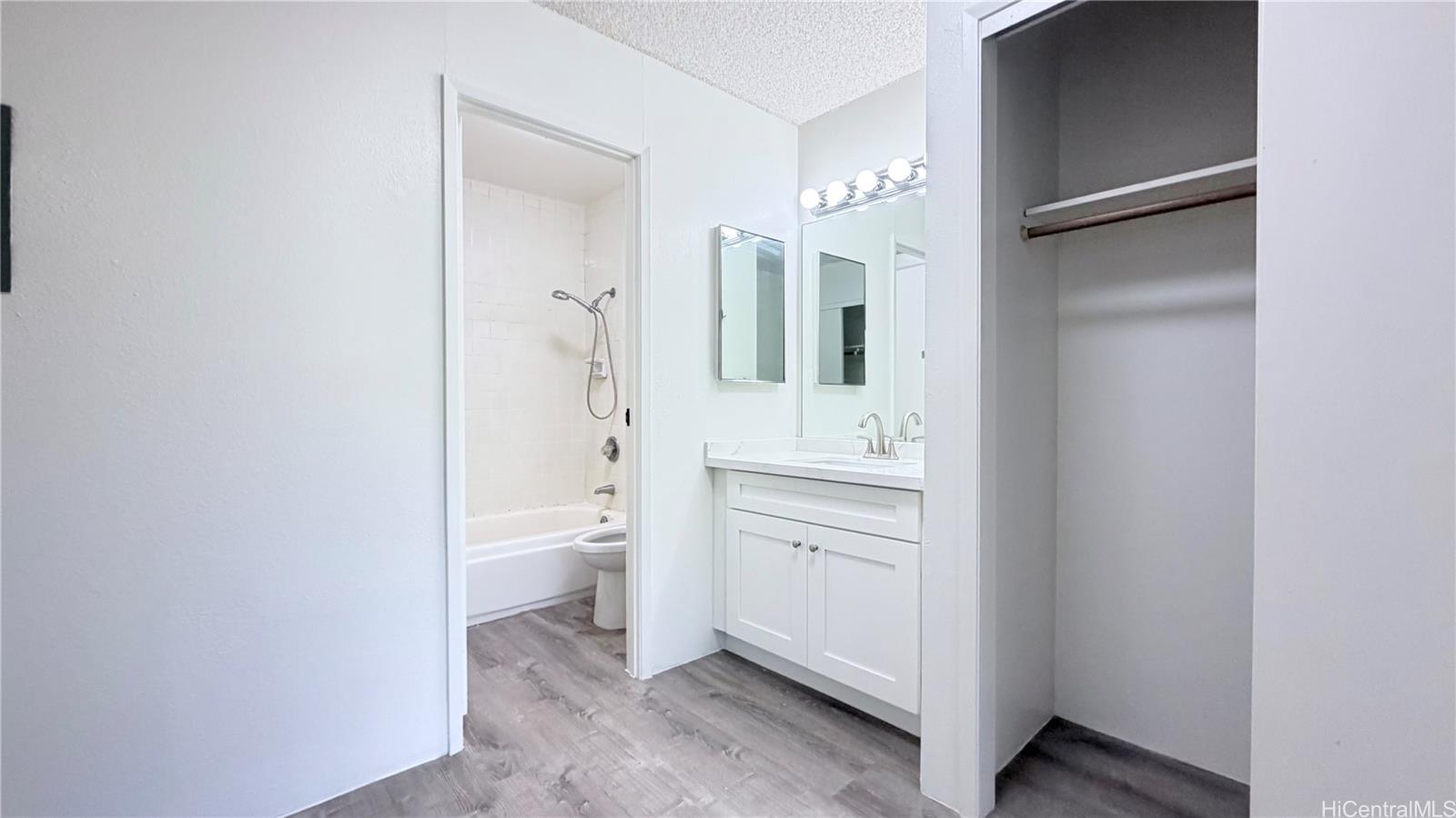 55 S Kukui Street  Unit D208