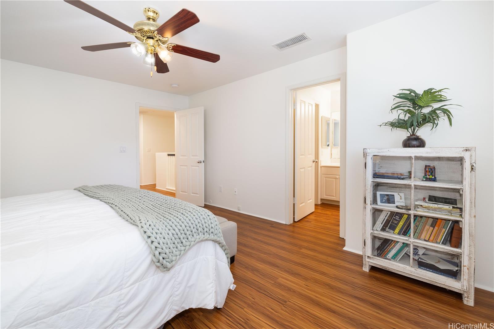 91-2093 Kaioli Street  Unit 1702