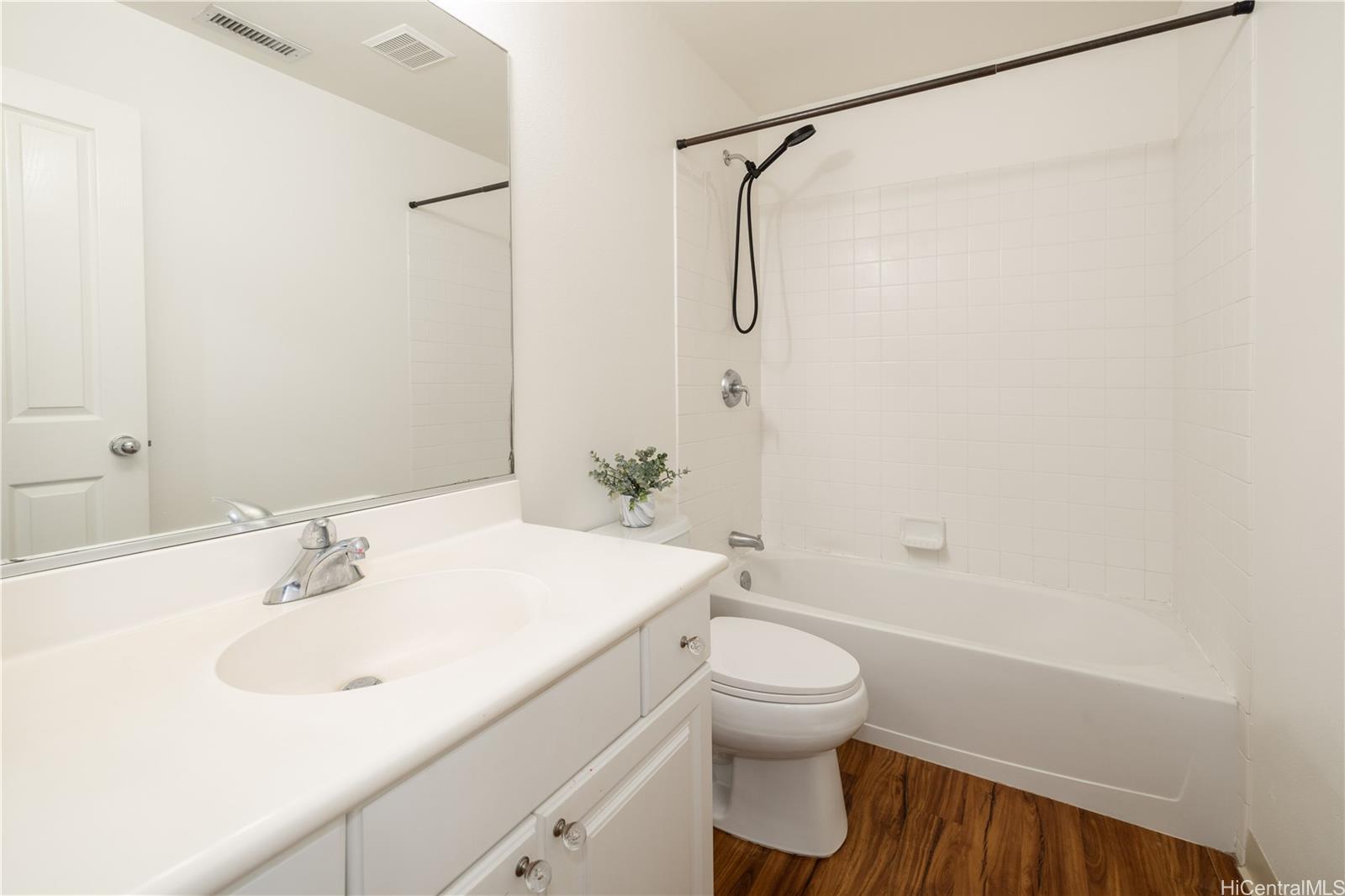 91-2093 Kaioli Street  Unit 1702