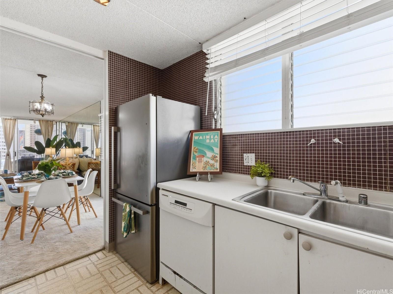469 Ena Road  Unit 1901