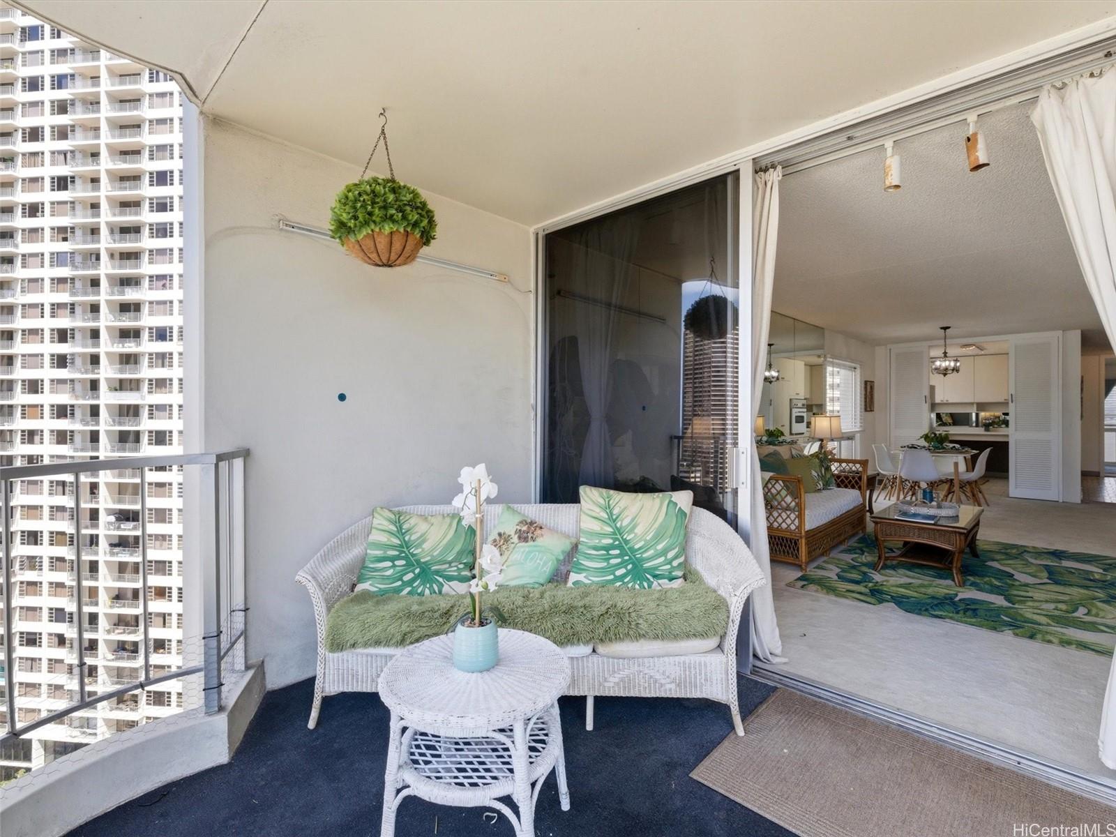 469 Ena Road  Unit 1901