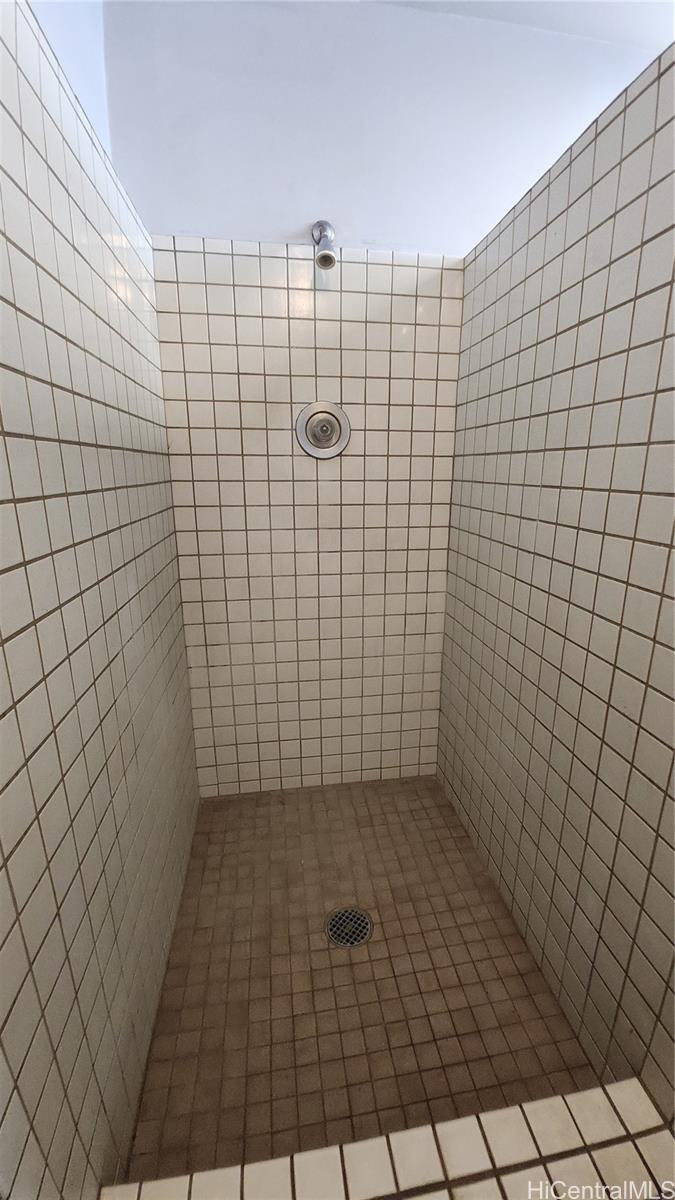 Photo 17 of 25