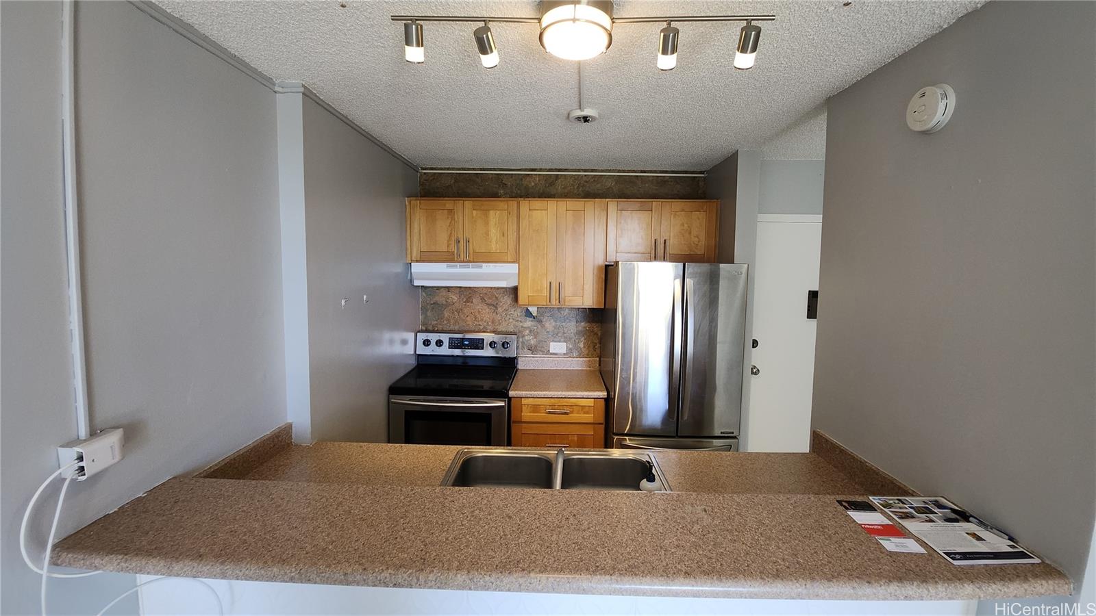 Photo 6 of 25