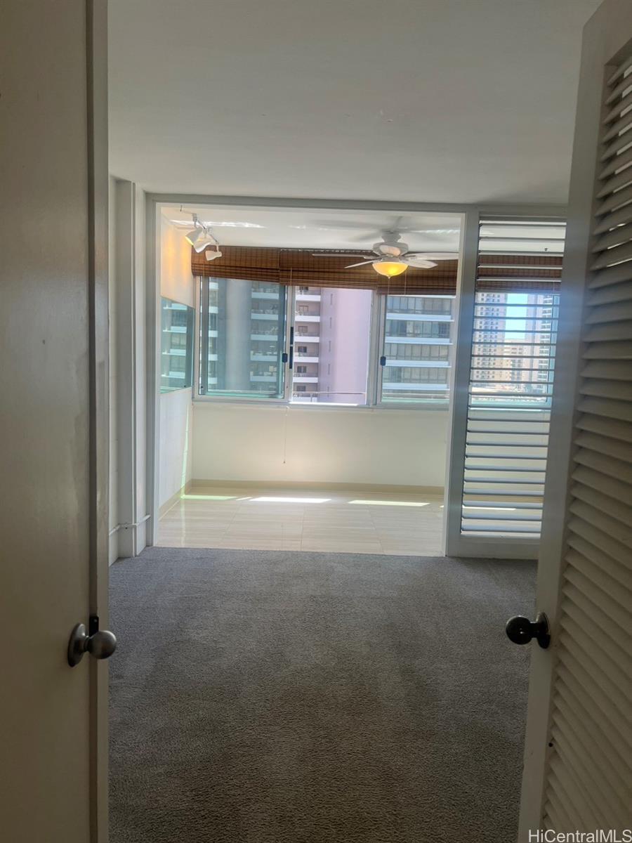 Photo 16 of 25