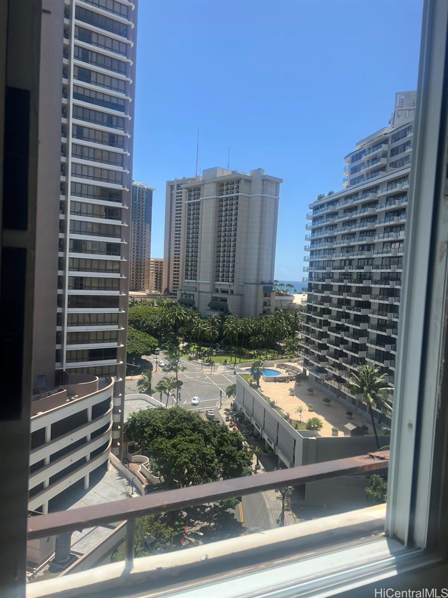 Photo 18 of 25