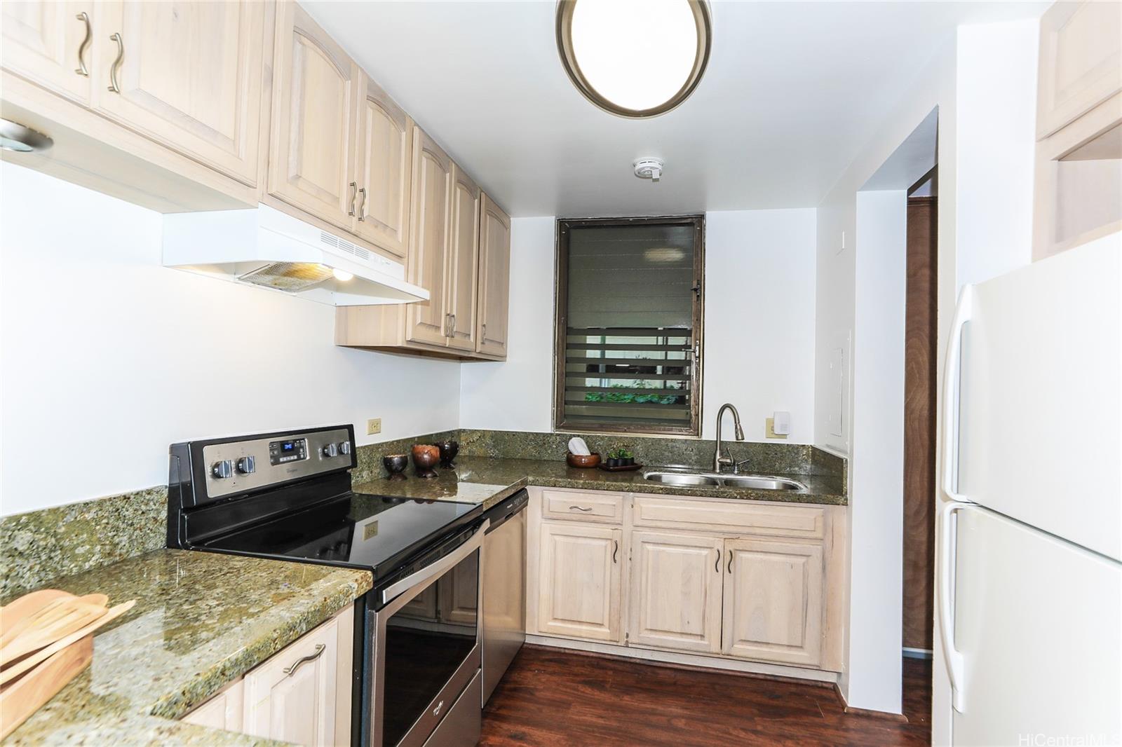 521 Hahaione Street  Unit 2/1F