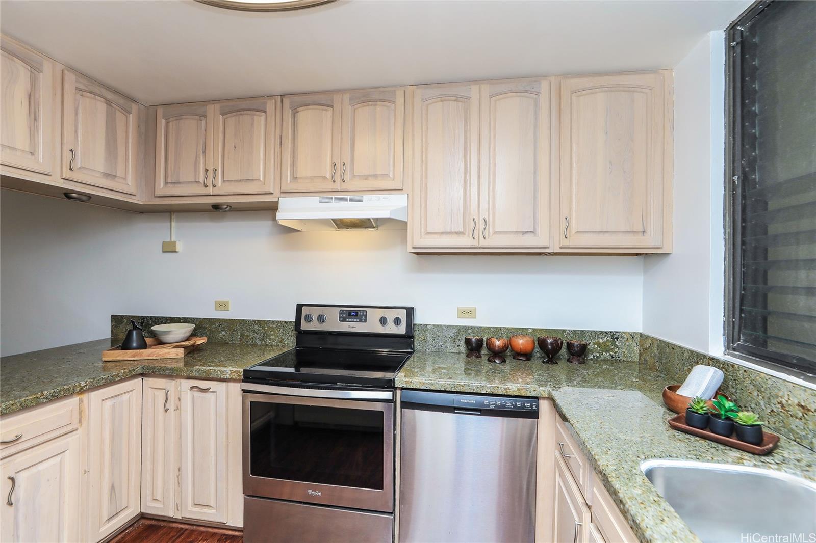 521 Hahaione Street  Unit 2/1F