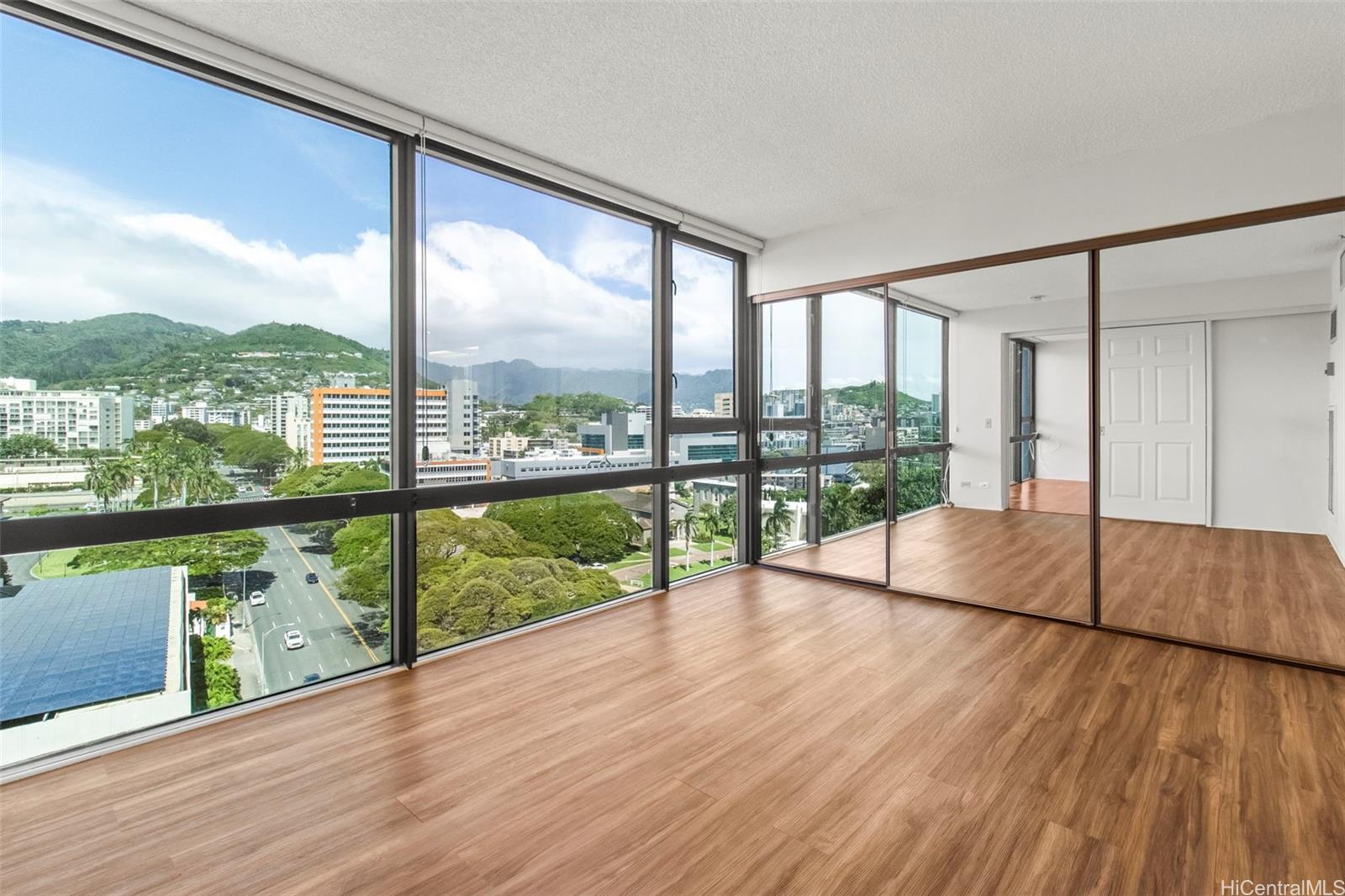 1114 Punahou Street 14A