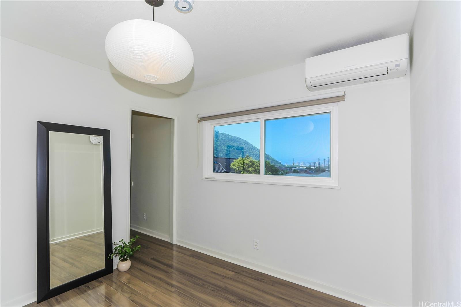 Photo 14 of 25