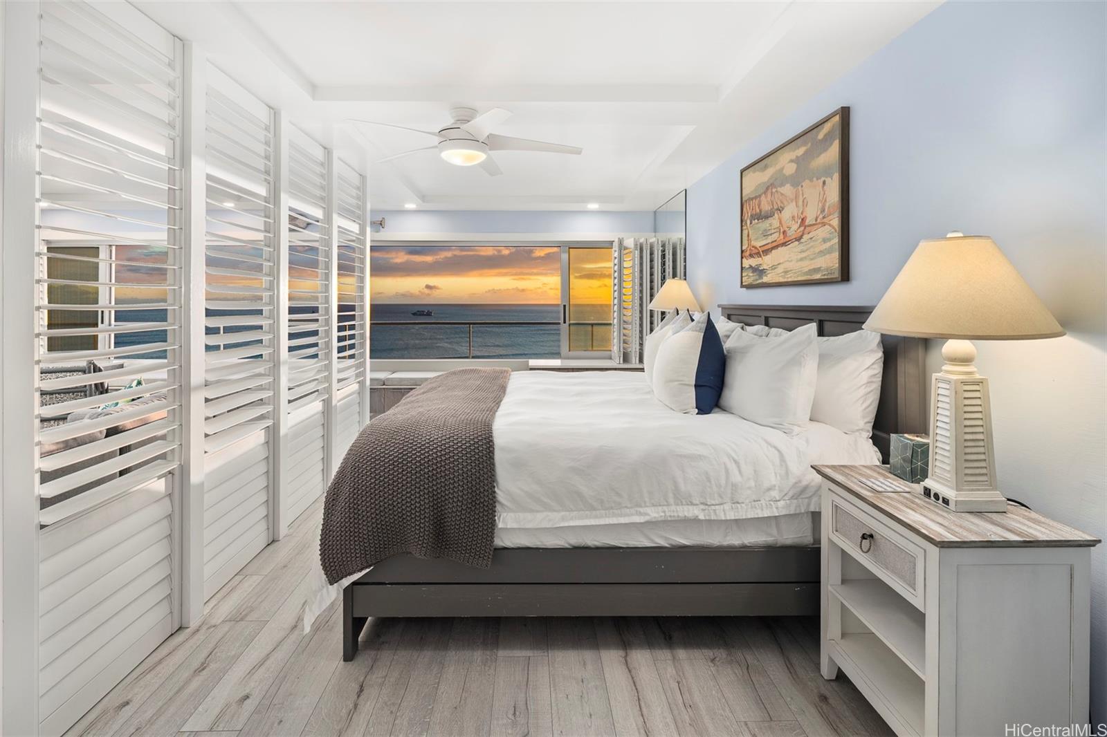 2895 Kalakaua Avenue  Unit 1402
