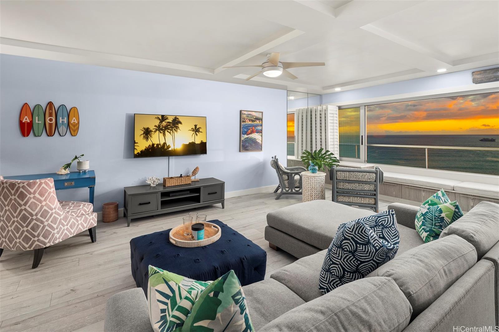 2895 Kalakaua Avenue  Unit 1402