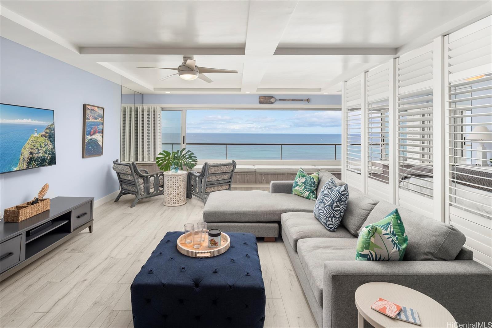 2895 Kalakaua Avenue  Unit 1402