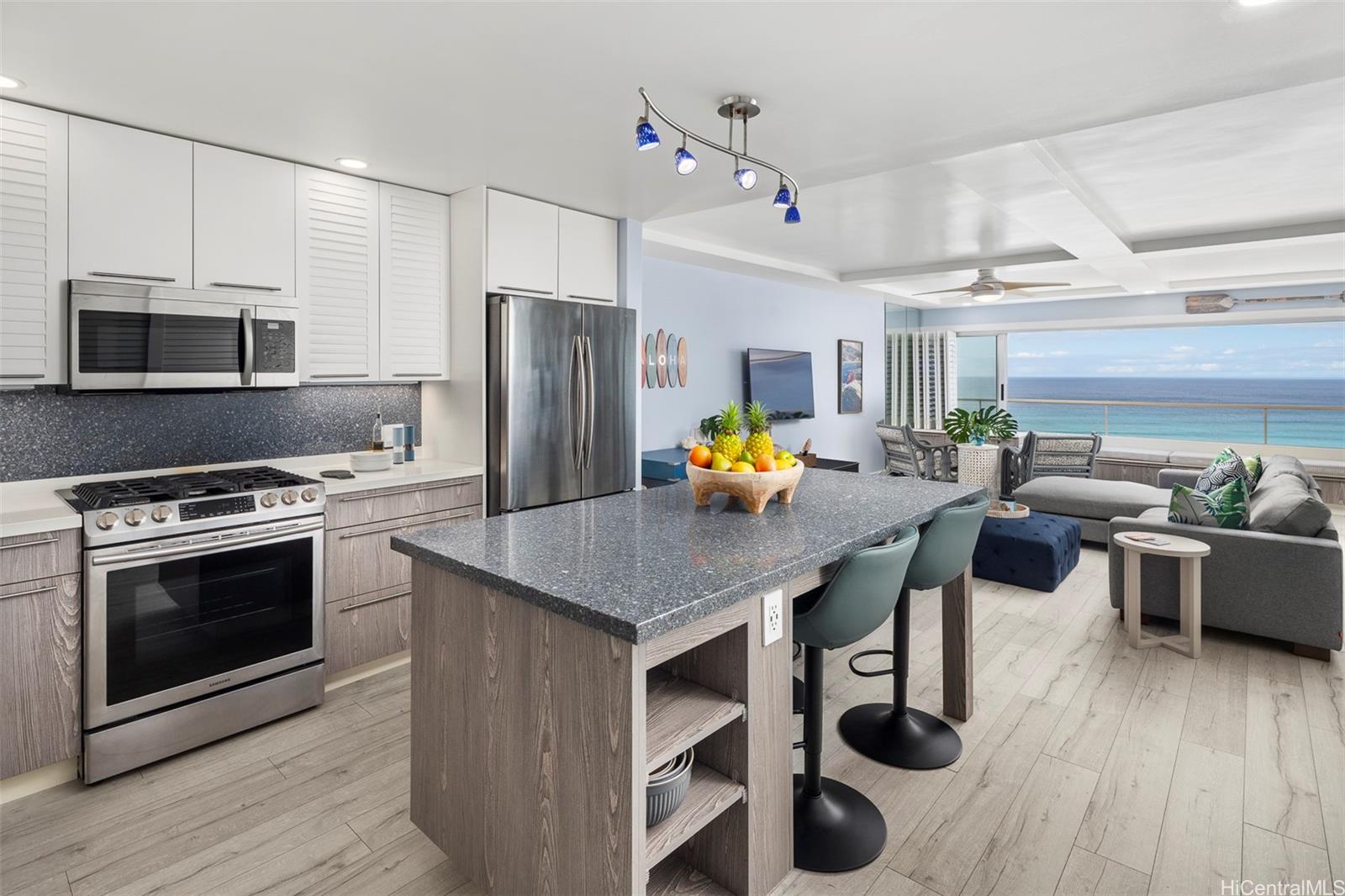 2895 Kalakaua Avenue  Unit 1402