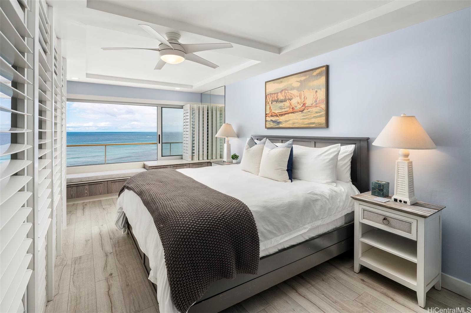2895 Kalakaua Avenue  Unit 1402