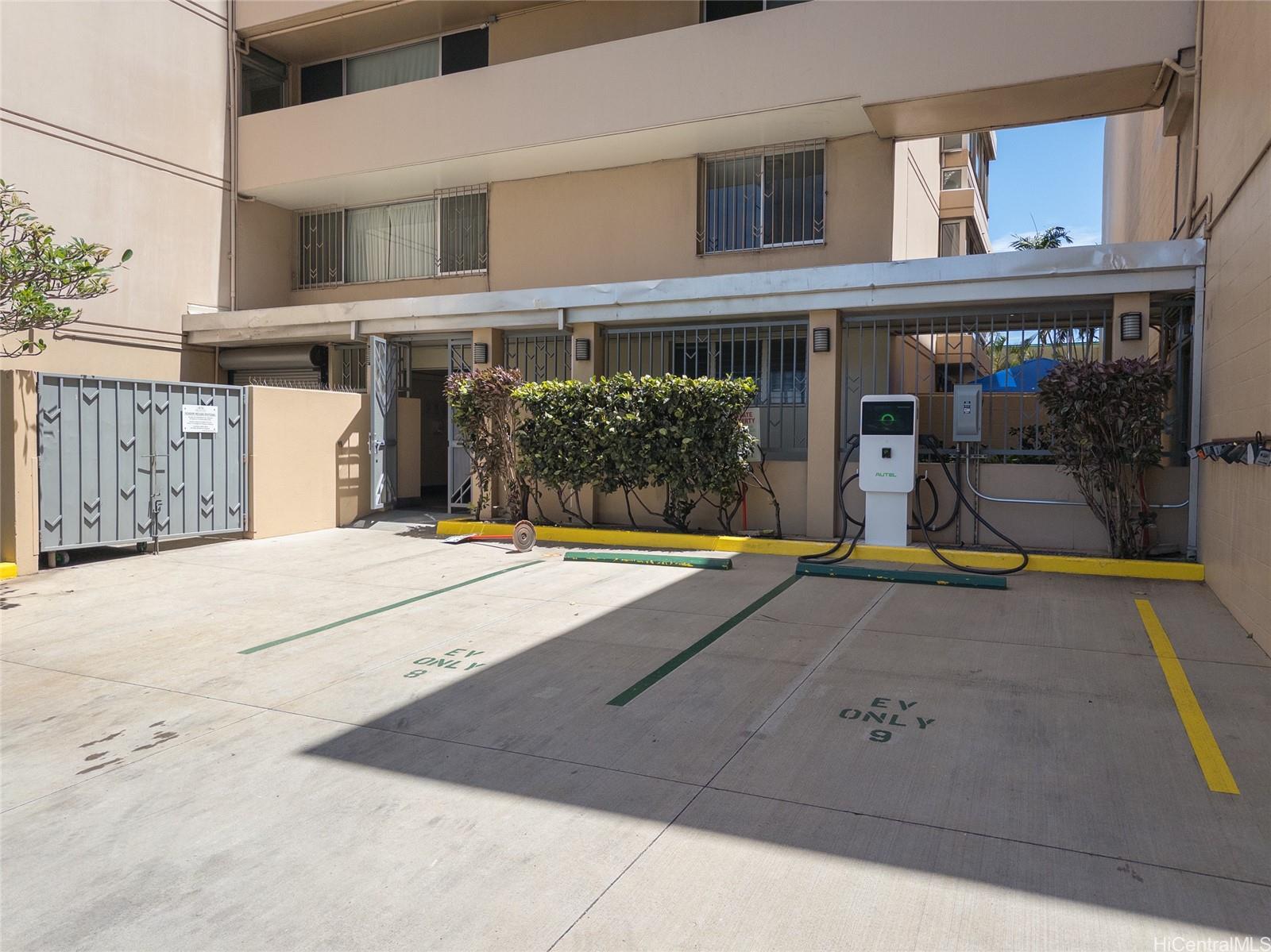 555 University Avenue  Unit 1205