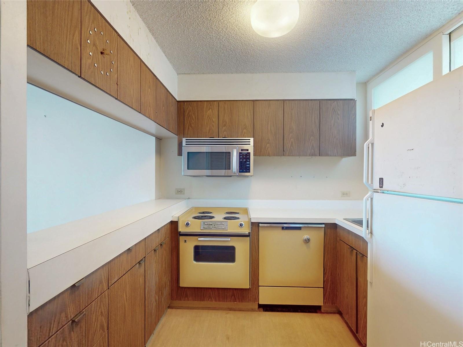 555 University Avenue  Unit 1205