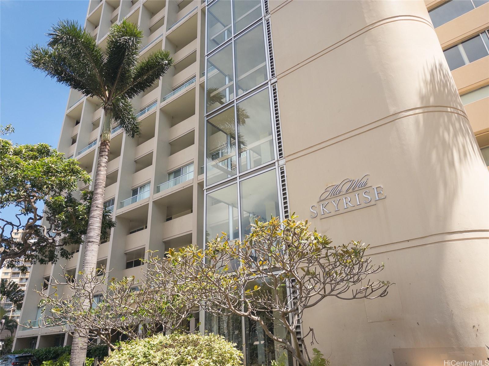 555 University Avenue  Unit 1205
