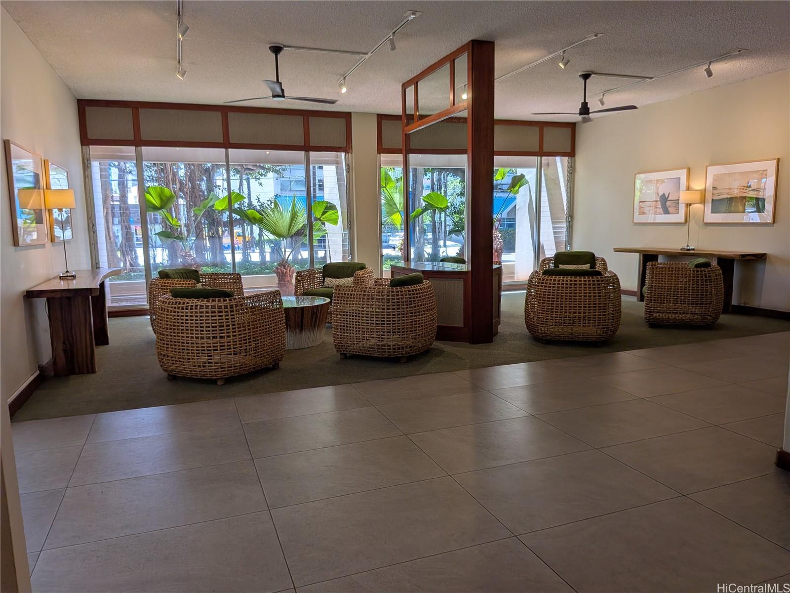 1212 Punahou Street  Unit 1206