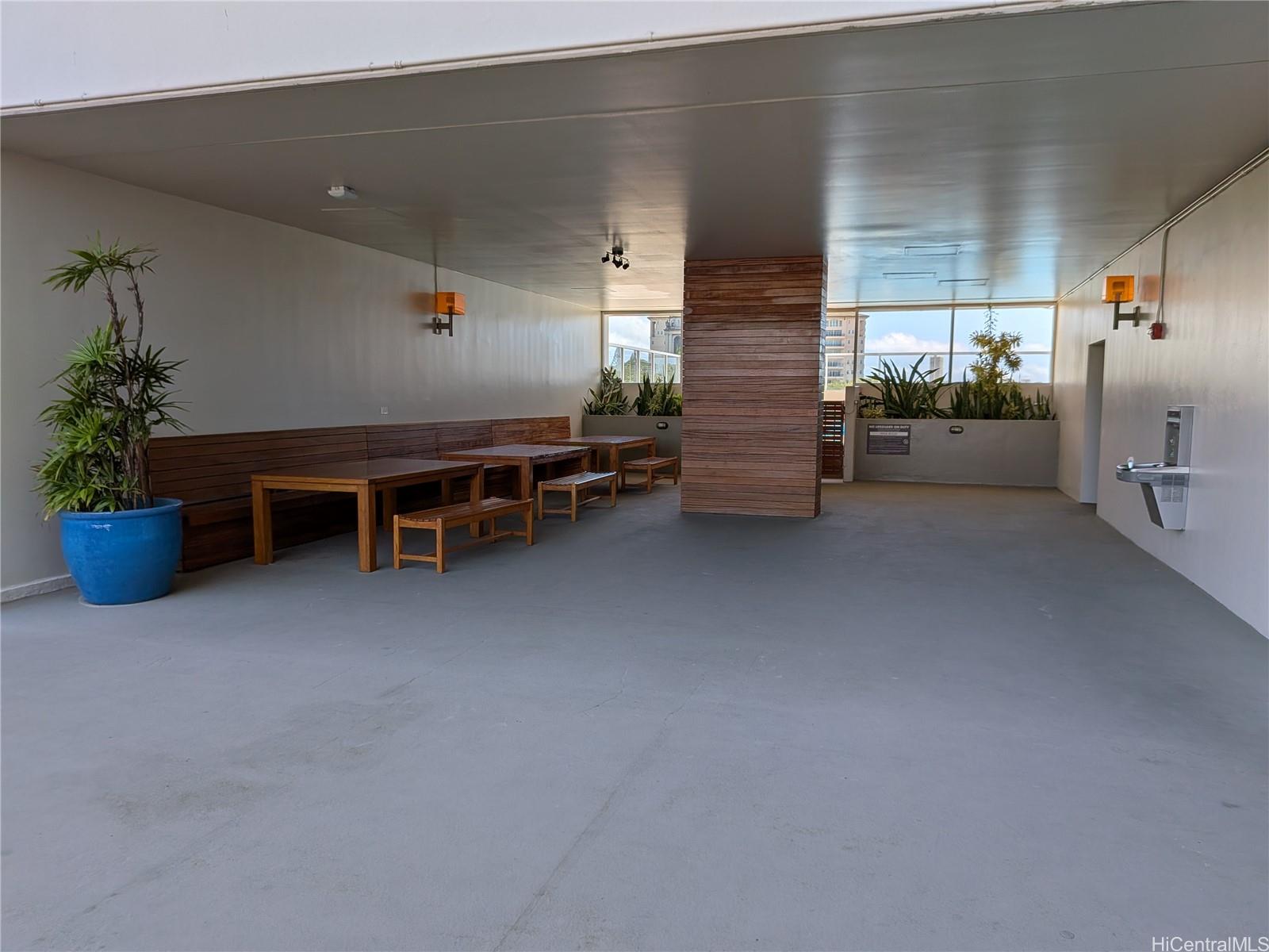 1212 Punahou Street  Unit 1206