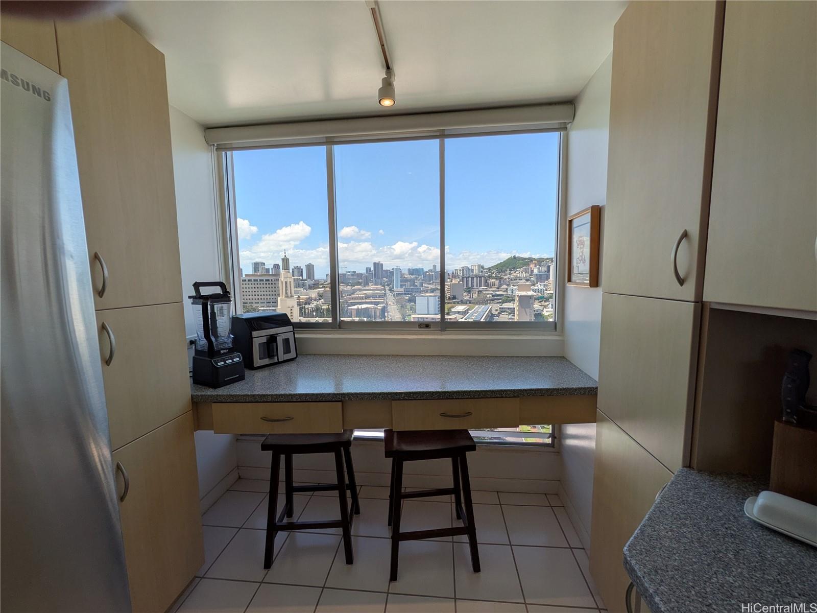 1212 Punahou Street  Unit 1206