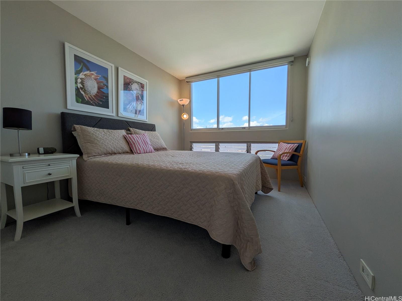 1212 Punahou Street  Unit 1206