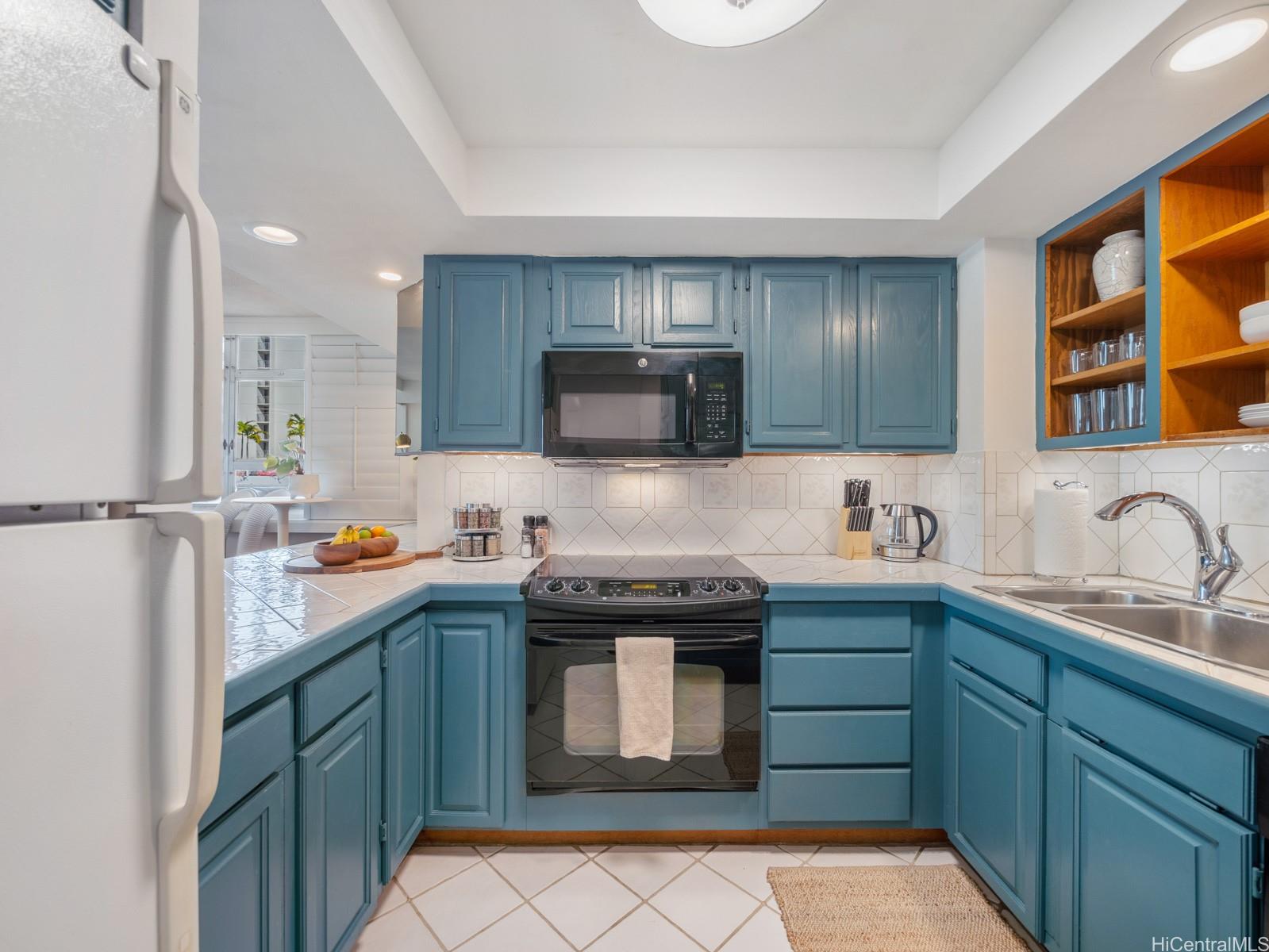 2500 Kalakaua Avenue  Unit 503