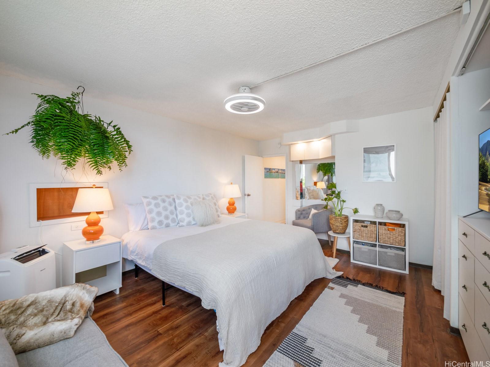 2500 Kalakaua Avenue  Unit 503