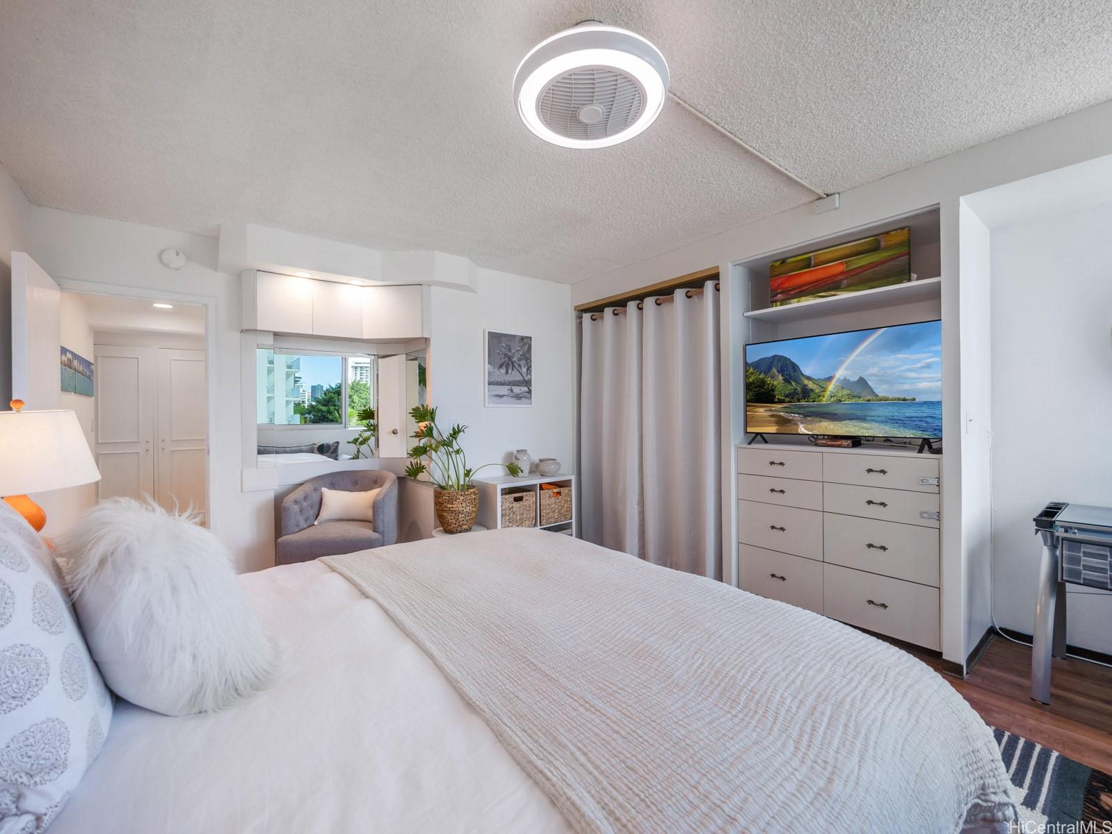 2500 Kalakaua Avenue  Unit 503