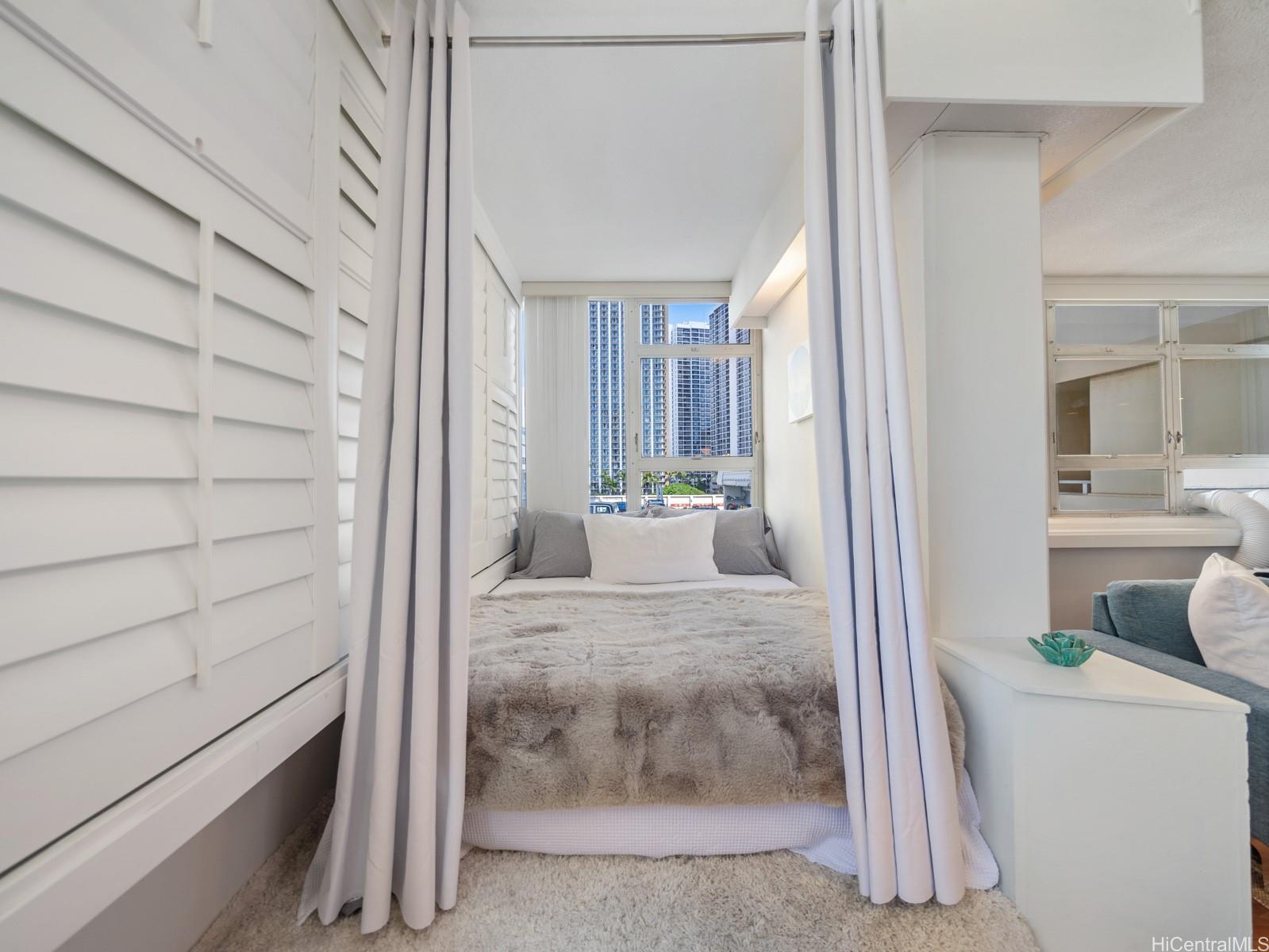 2500 Kalakaua Avenue  Unit 503