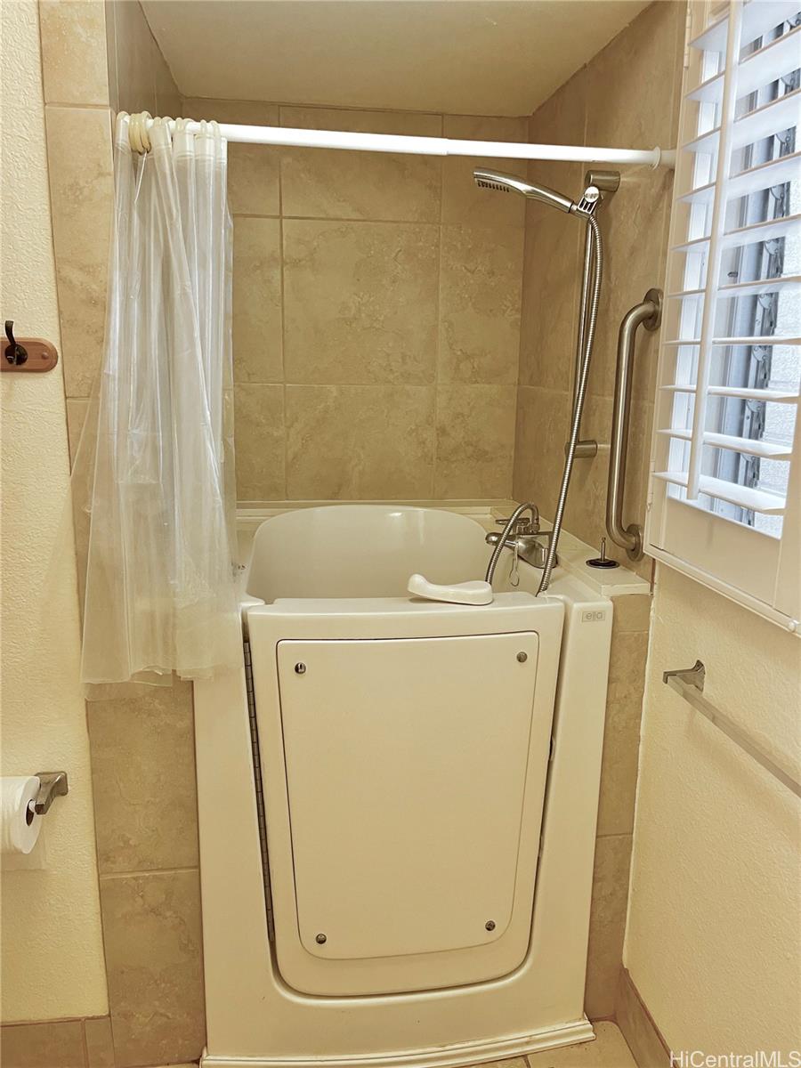 95-1050 Makaikai Street  Unit 14F
