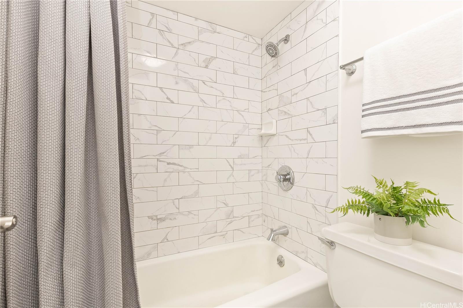225 Queen Street  Unit 25C
