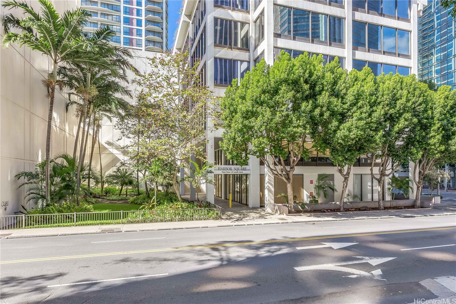 225 Queen Street  Unit 25C
