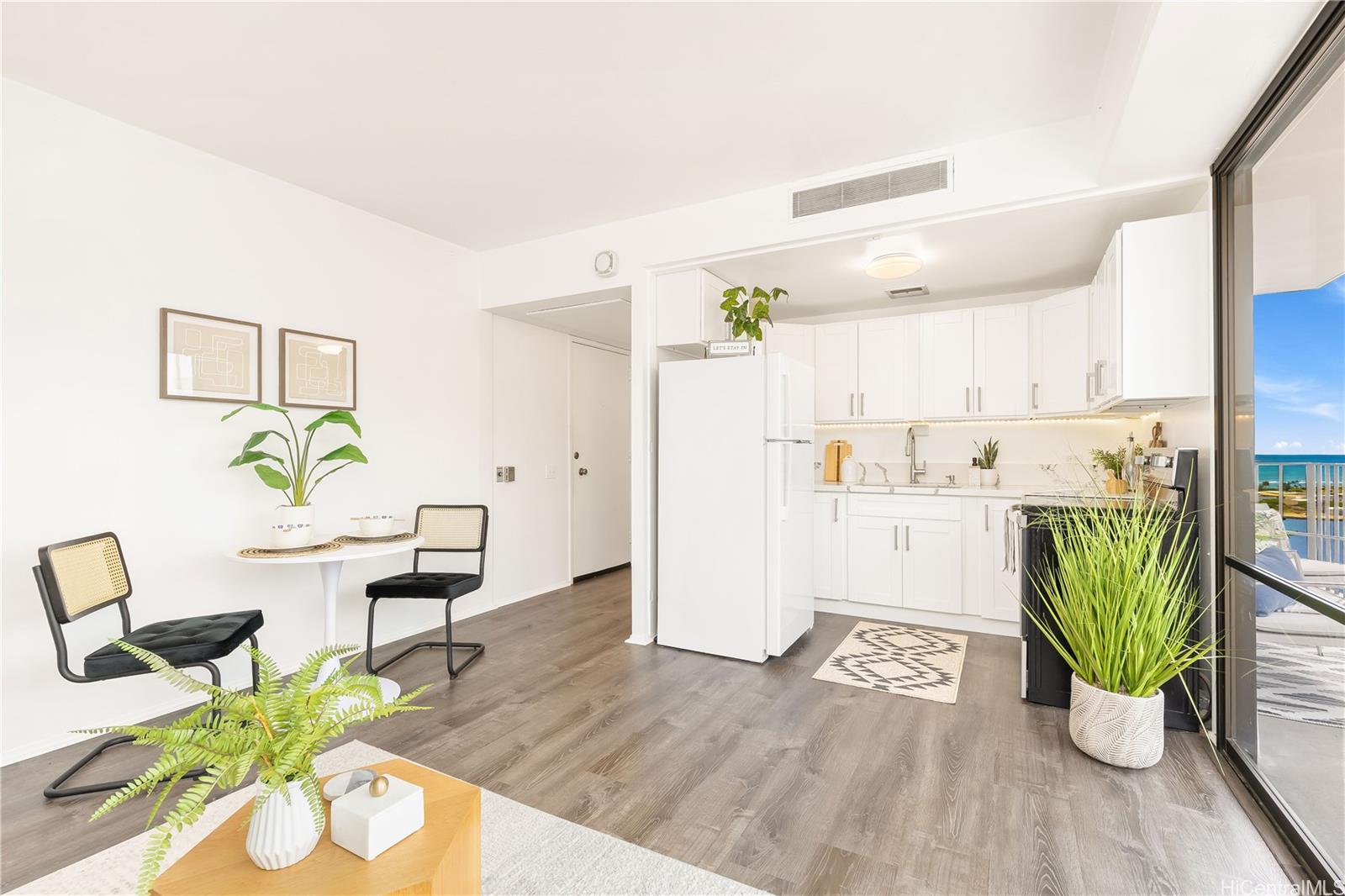225 Queen Street  Unit 25C