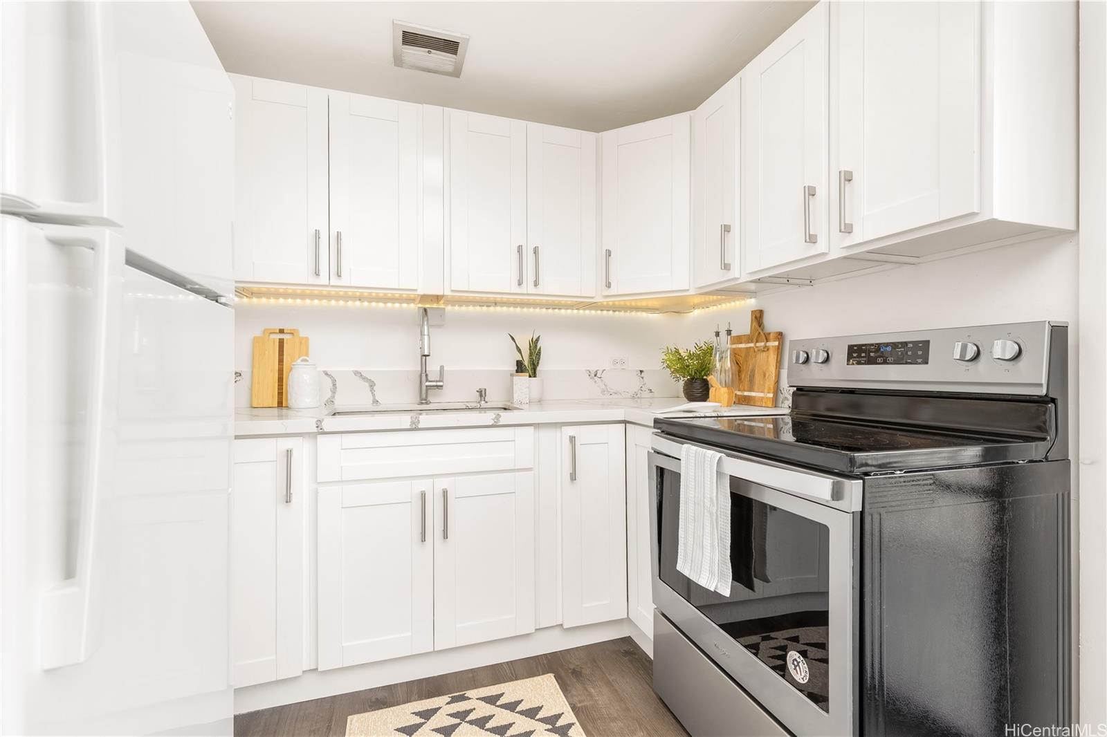 225 Queen Street  Unit 25C