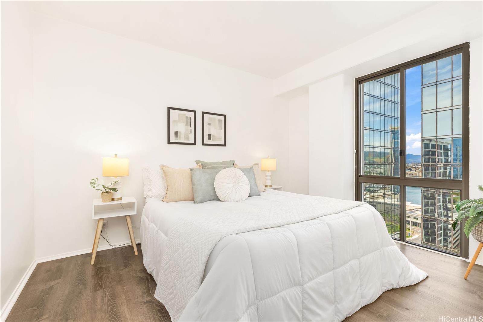 225 Queen Street  Unit 25C