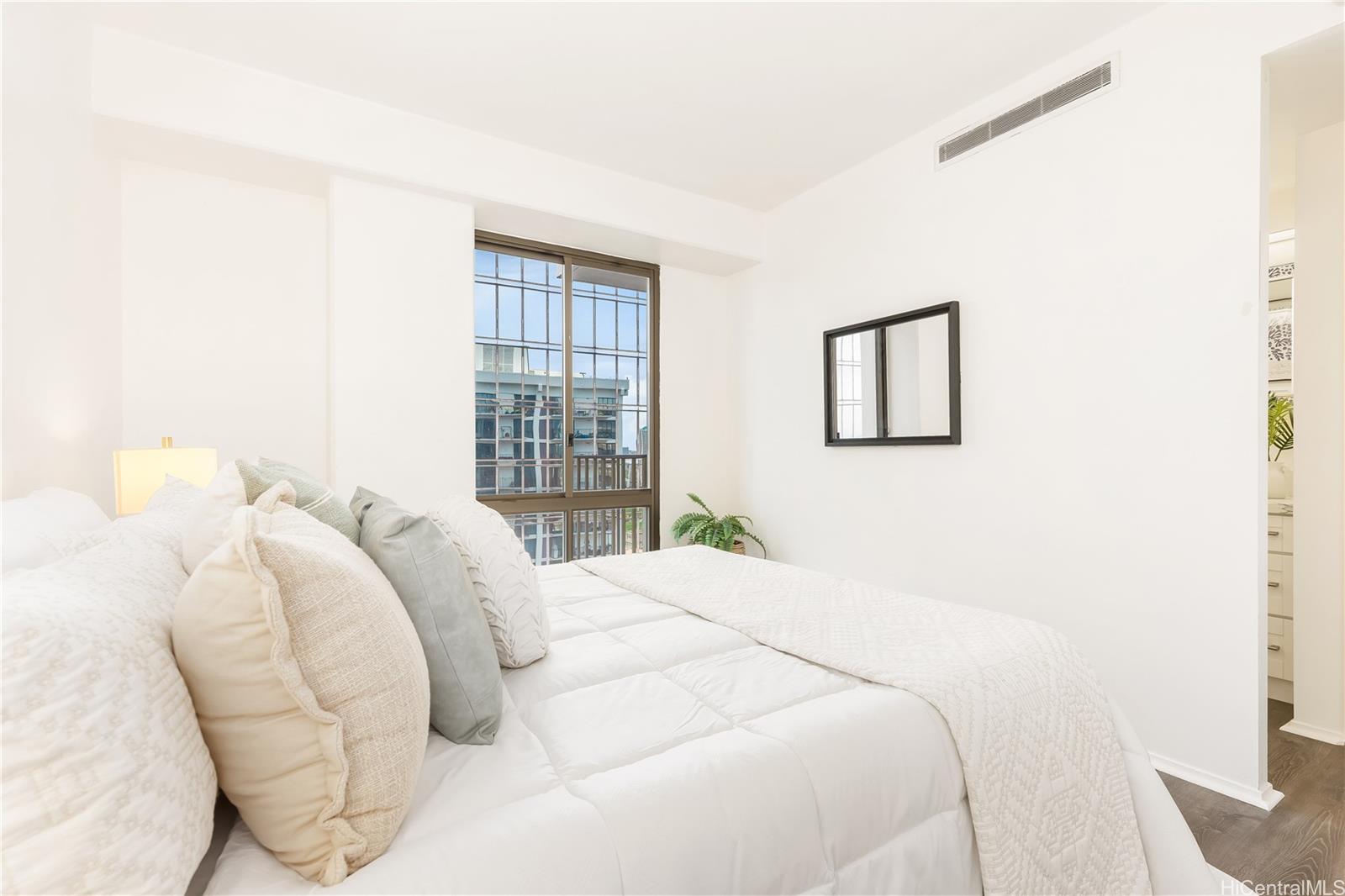 225 Queen Street  Unit 25C