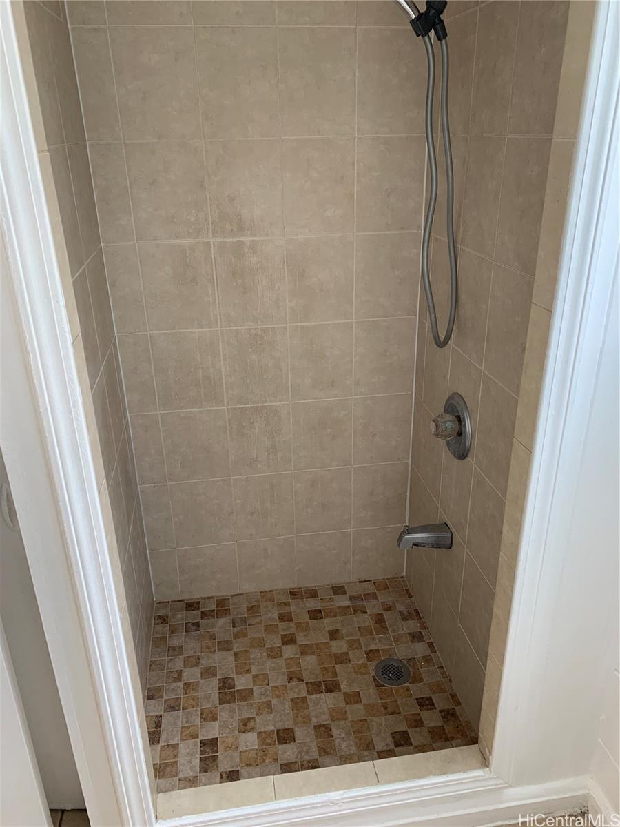 Photo 16 of 25