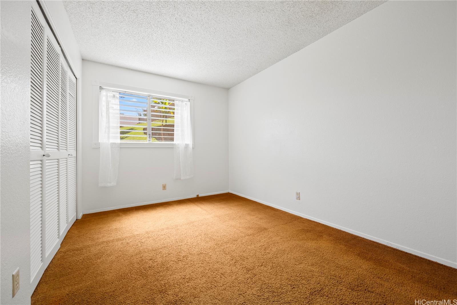 Photo 17 of 25