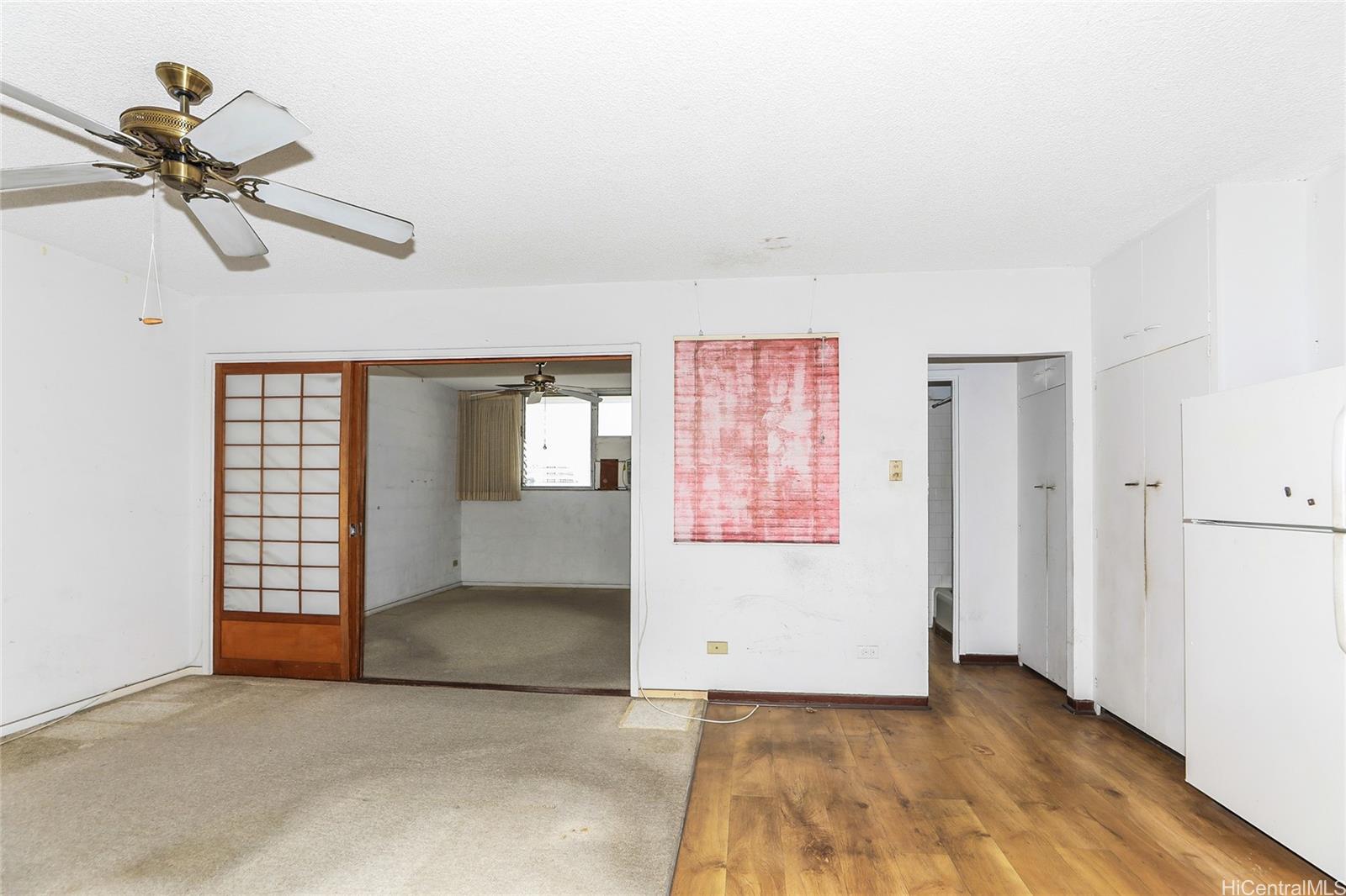 Photo 3 of 24