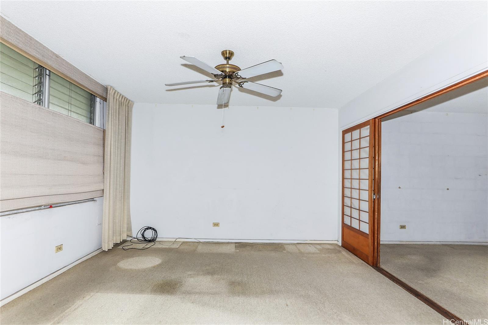Photo 4 of 24