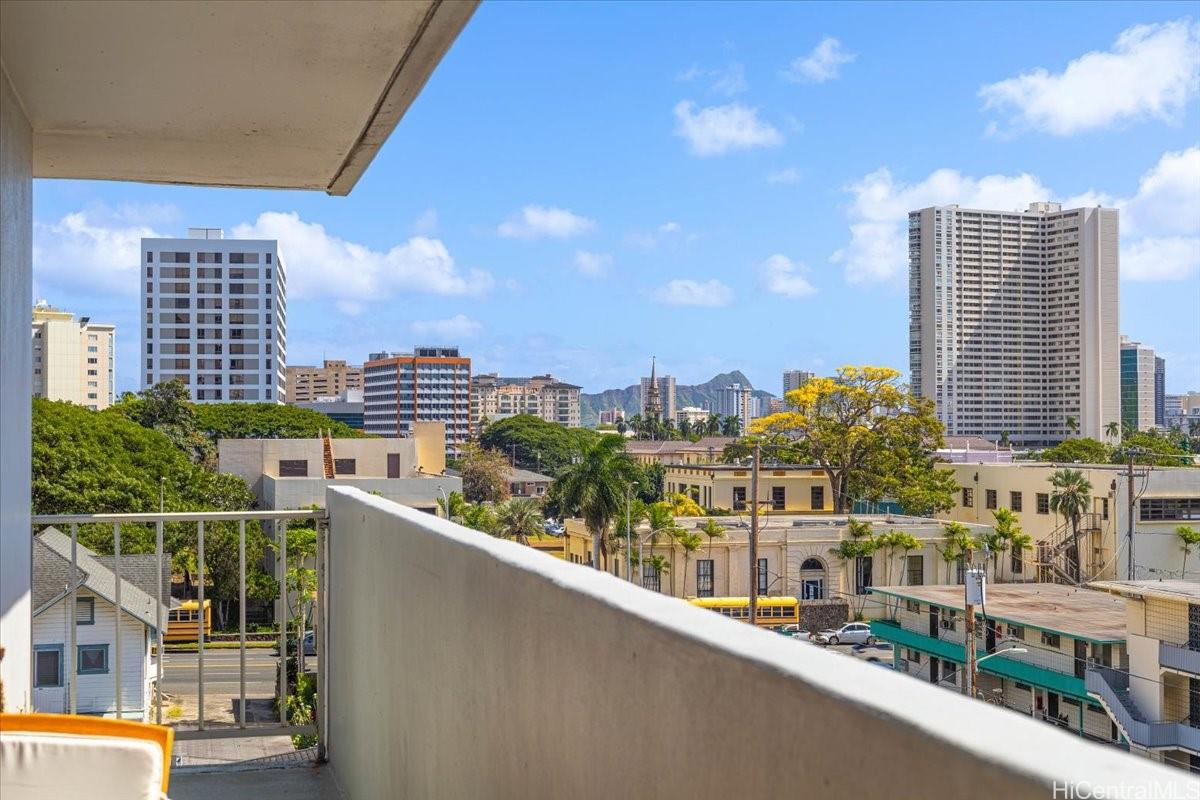 1325 Wilder Avenue  Unit 5 Makai
