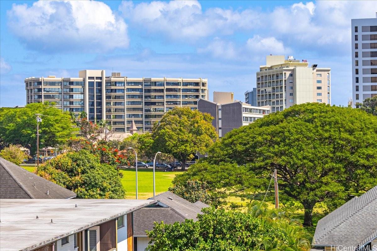 1325 Wilder Avenue  Unit 5 Makai