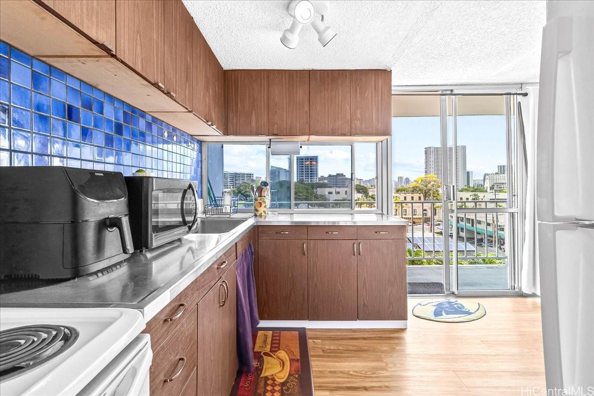 1325 Wilder Avenue  Unit 5 Makai
