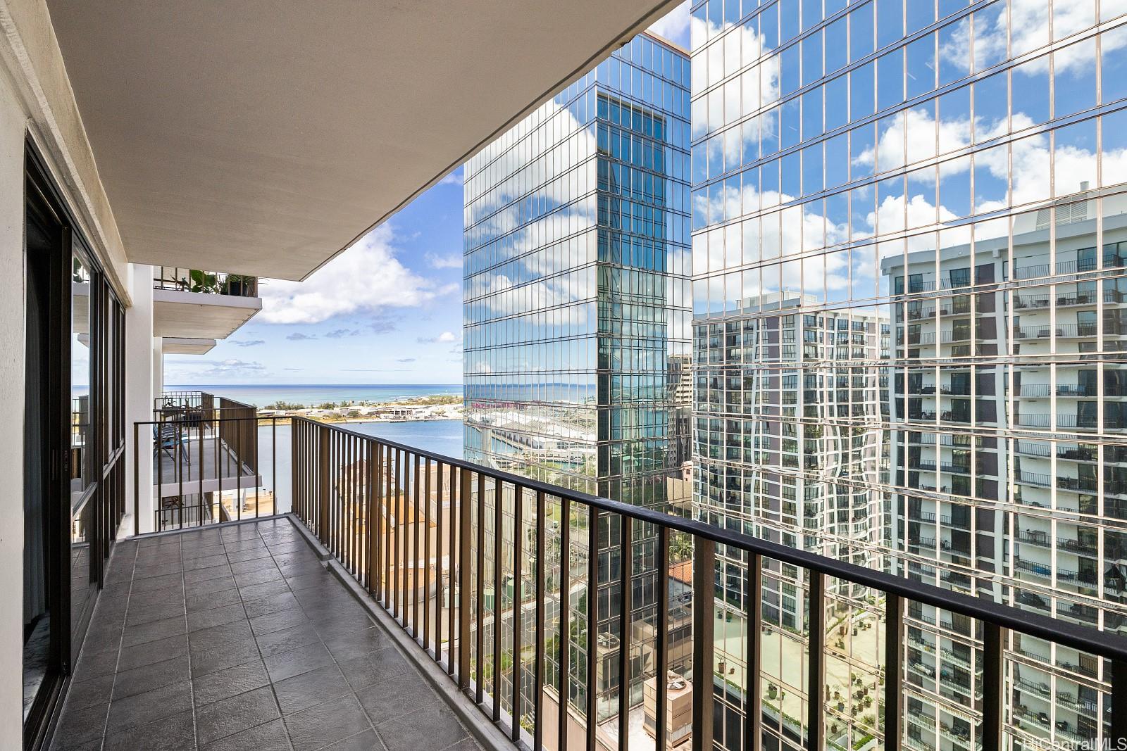 225 Queen Street  Unit 23E