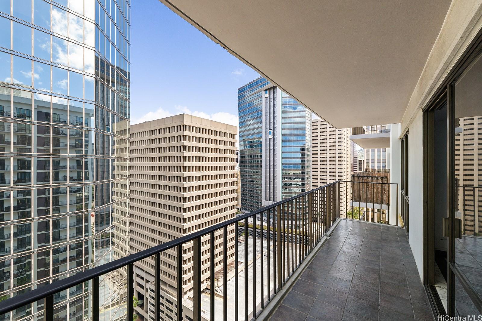 225 Queen Street  Unit 23E