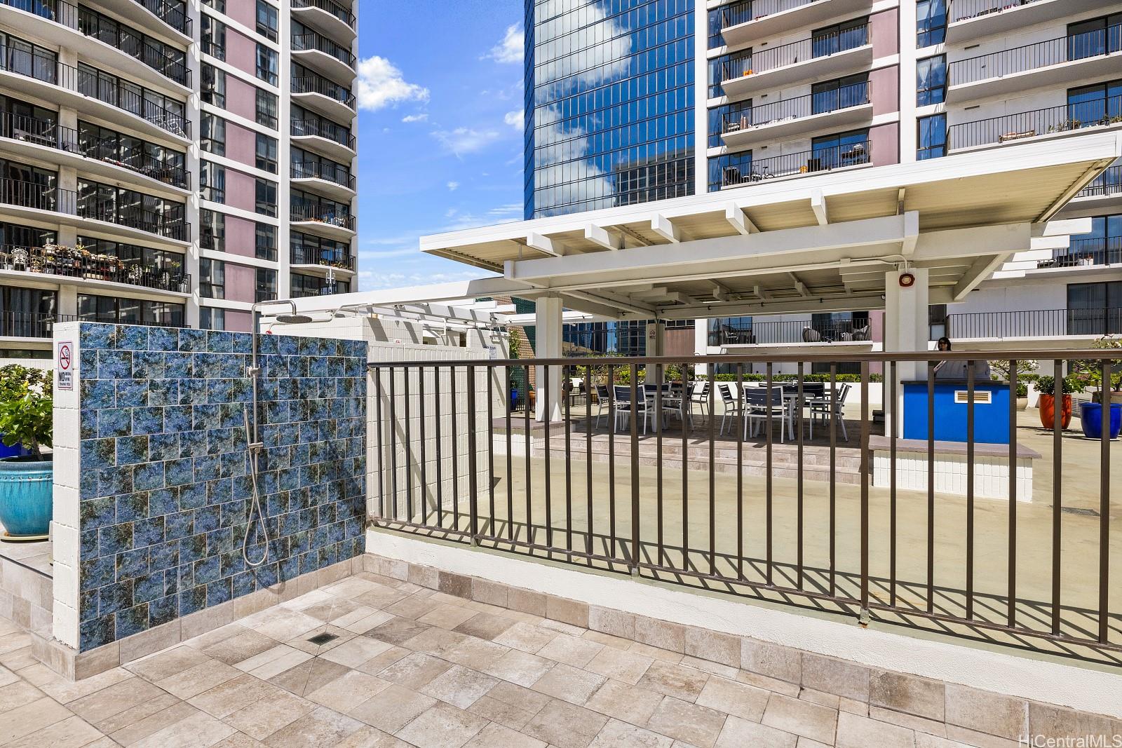 225 Queen Street  Unit 23E