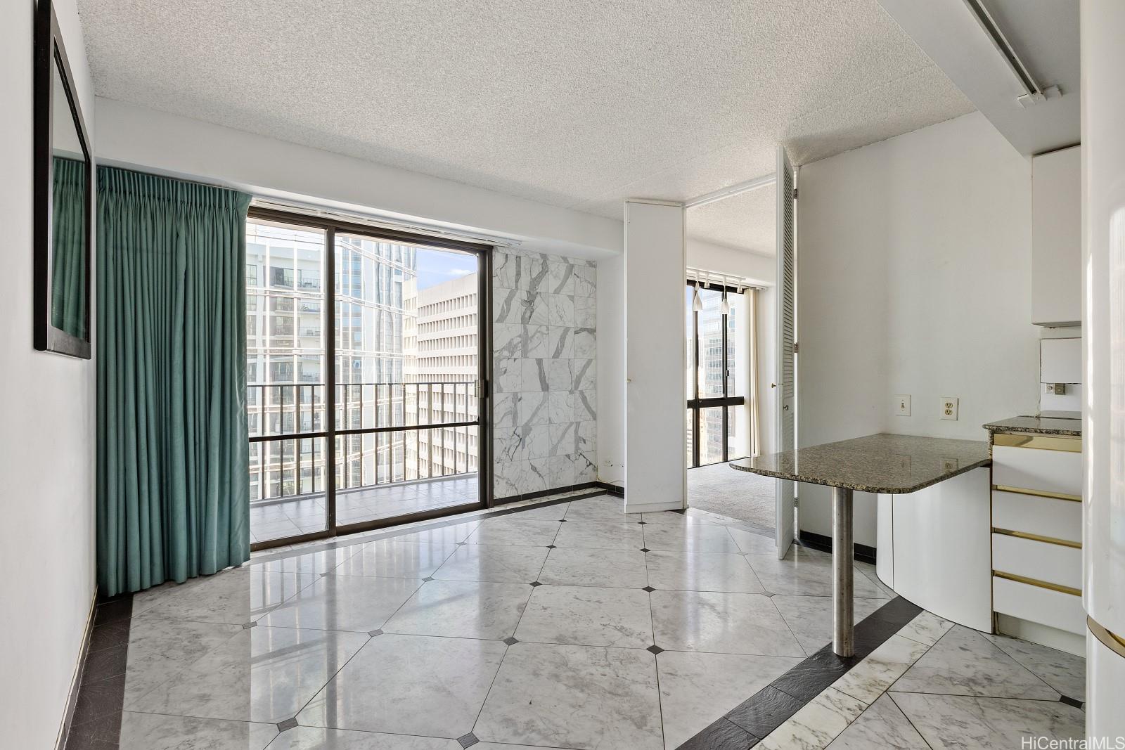 225 Queen Street  Unit 23E