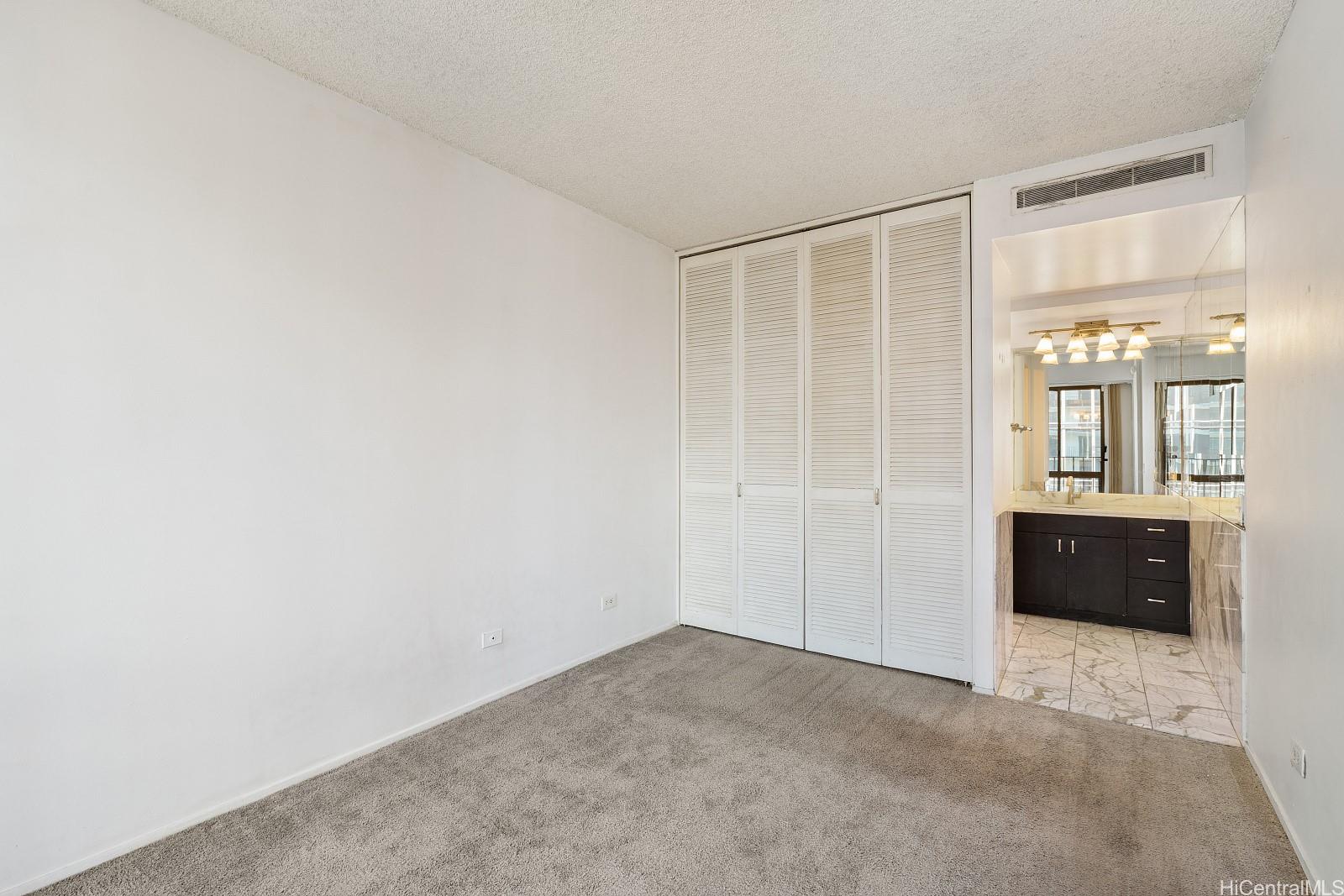 225 Queen Street  Unit 23E